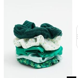 🆕☘️GREEN SHAMROCK HAIR TIE PACK - PACK OF 5☘️